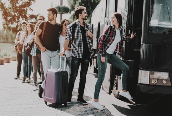 Groupe en déplacement professionnel, grâce au service dédié pour les voyages en groupes